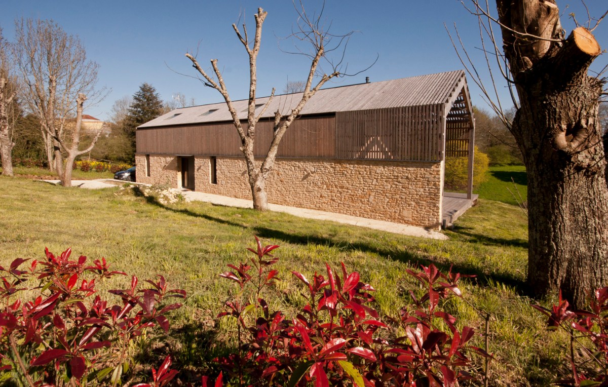 la maison bois charente, holiday home, gite, timber, eco, architect
